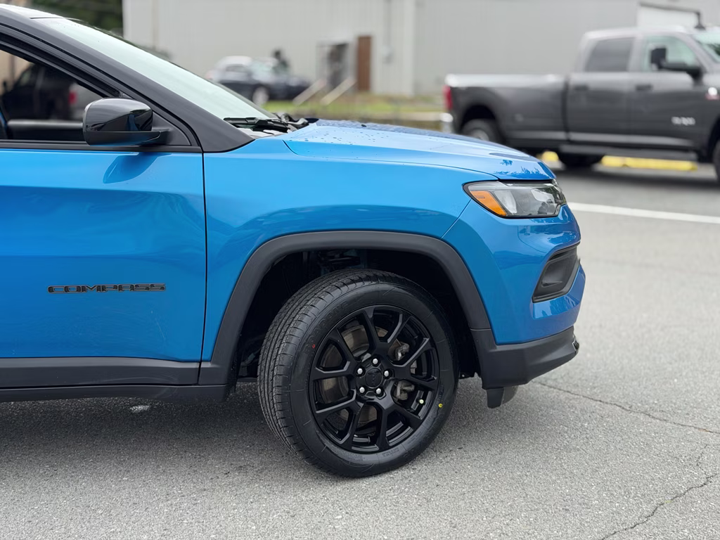 2024 Hydro Blue Pearlcoat Jeep Compass Latitude 4X4 SUV
