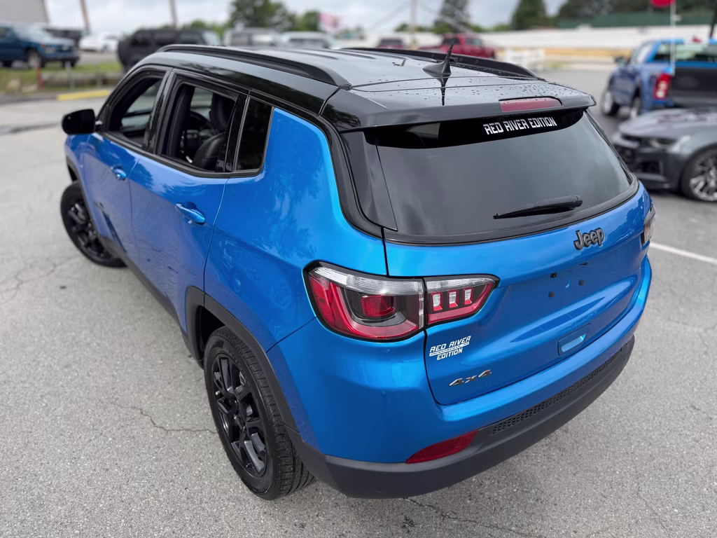 2024 Hydro Blue Pearlcoat Jeep Compass Latitude 4X4 SUV