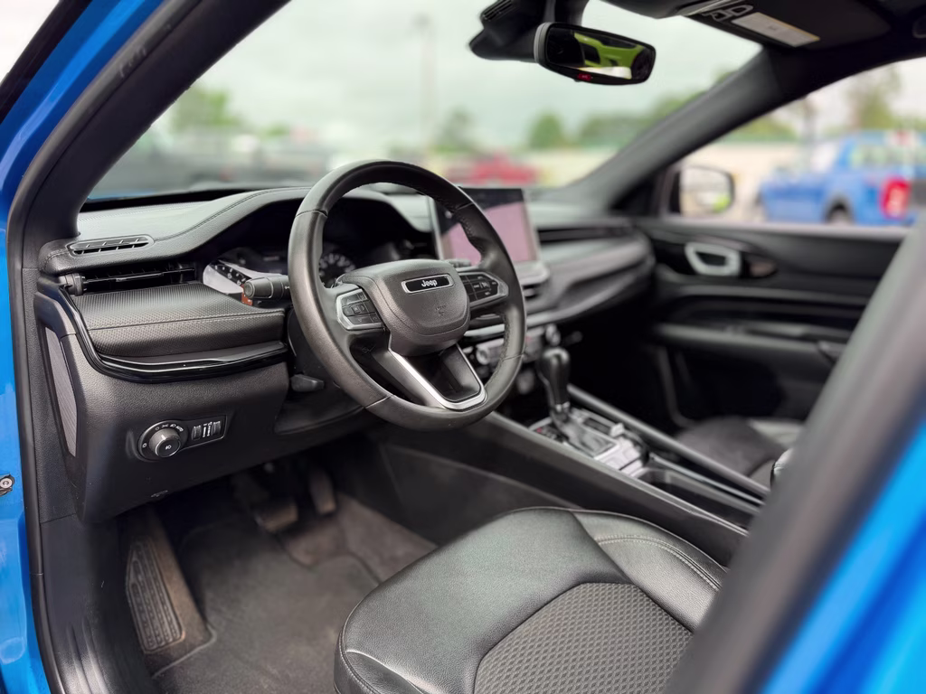 2024 Hydro Blue Pearlcoat Jeep Compass Latitude 4X4 SUV