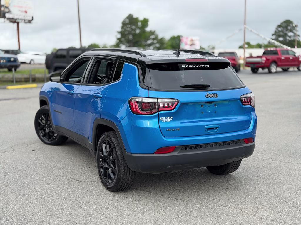 2024 Hydro Blue Pearlcoat Jeep Compass Latitude 4X4 SUV