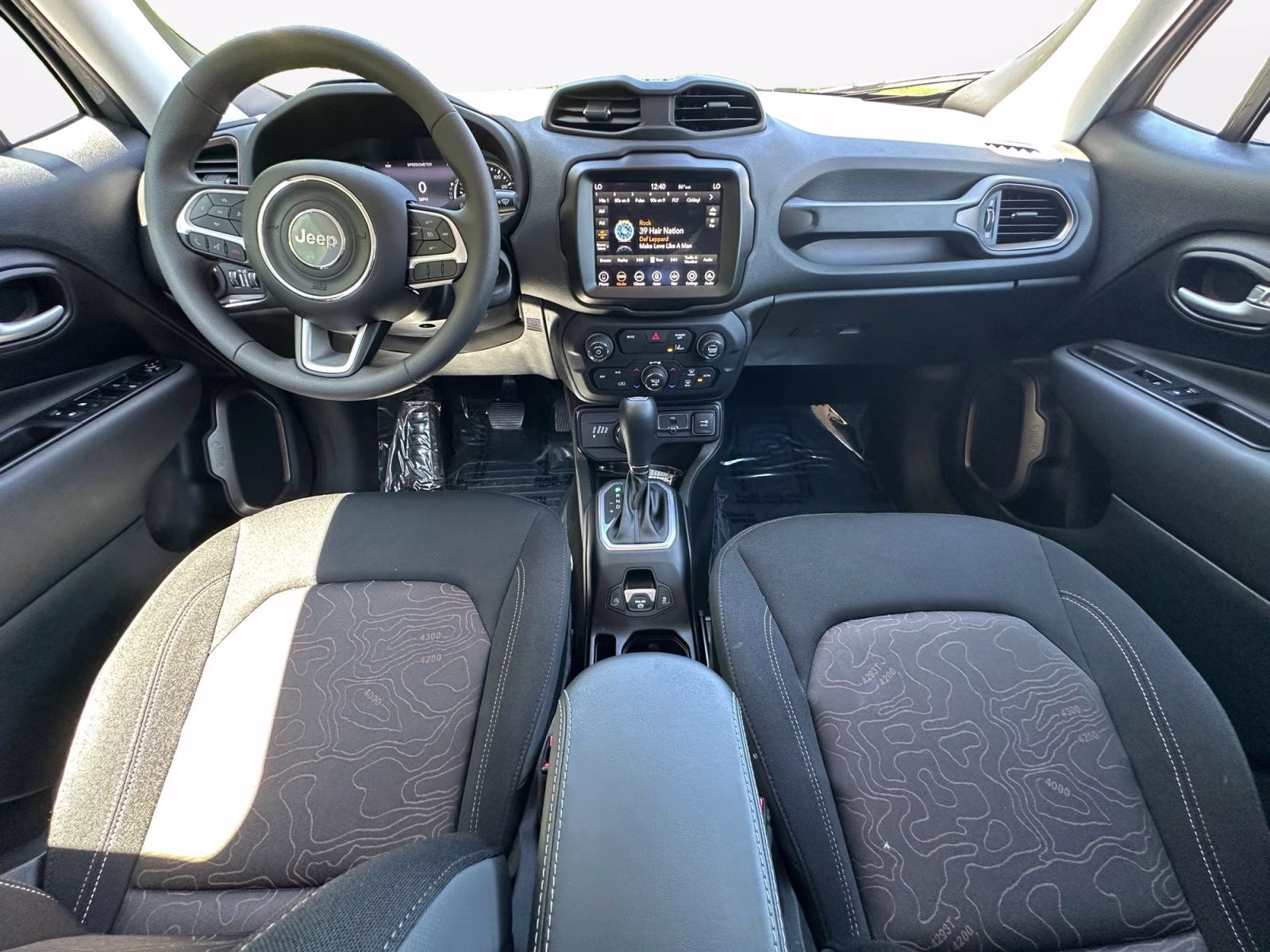 2023 Sting-Gray Clearcoat Jeep Renegade Latitude 4X4 SUV