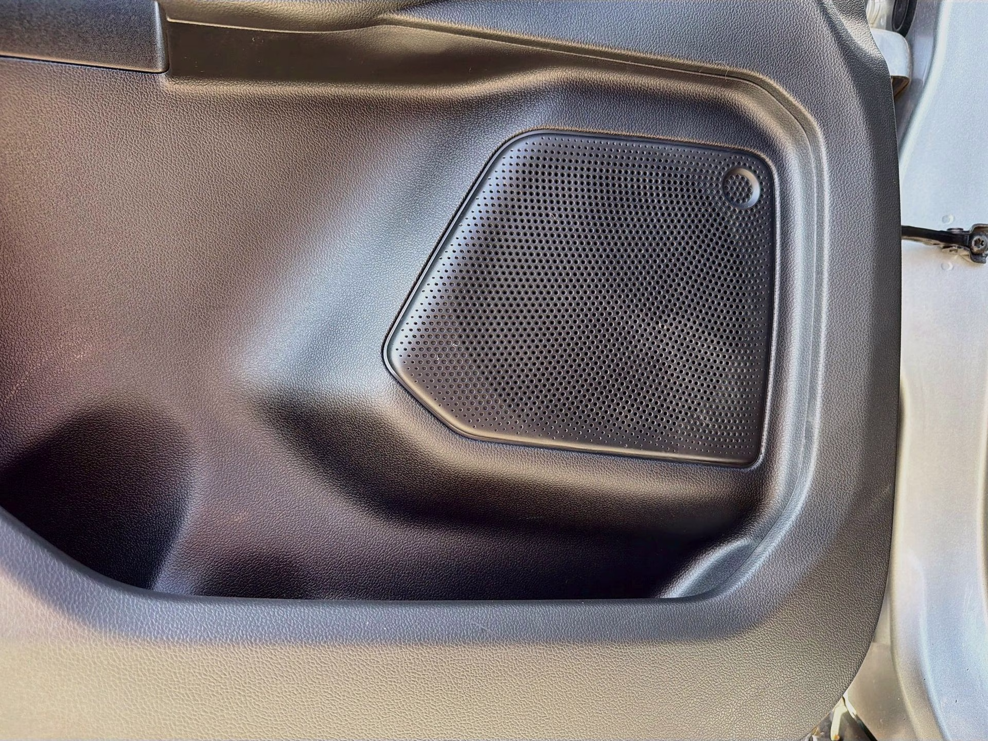 2023 Iconic Silver Metallic Ford Escape Active FWD SUV