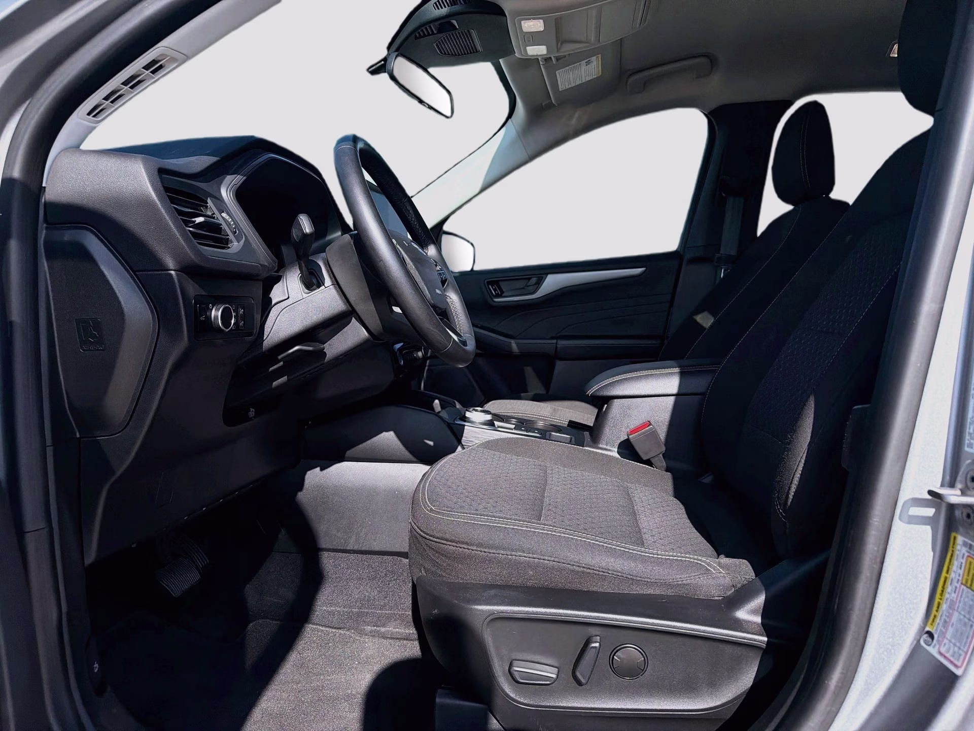 2023 Iconic Silver Metallic Ford Escape Active FWD SUV