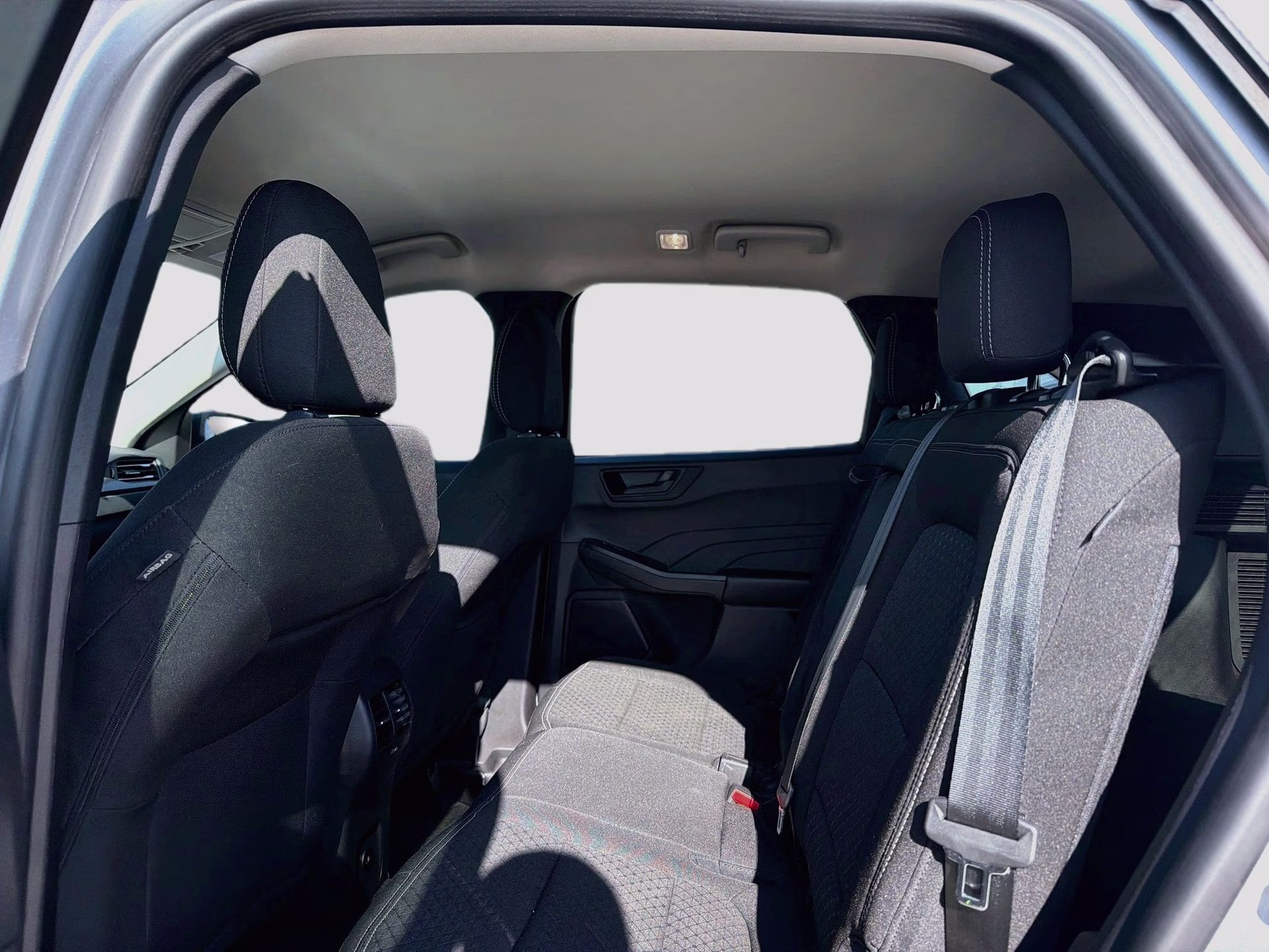 2023 Iconic Silver Metallic Ford Escape Active FWD SUV