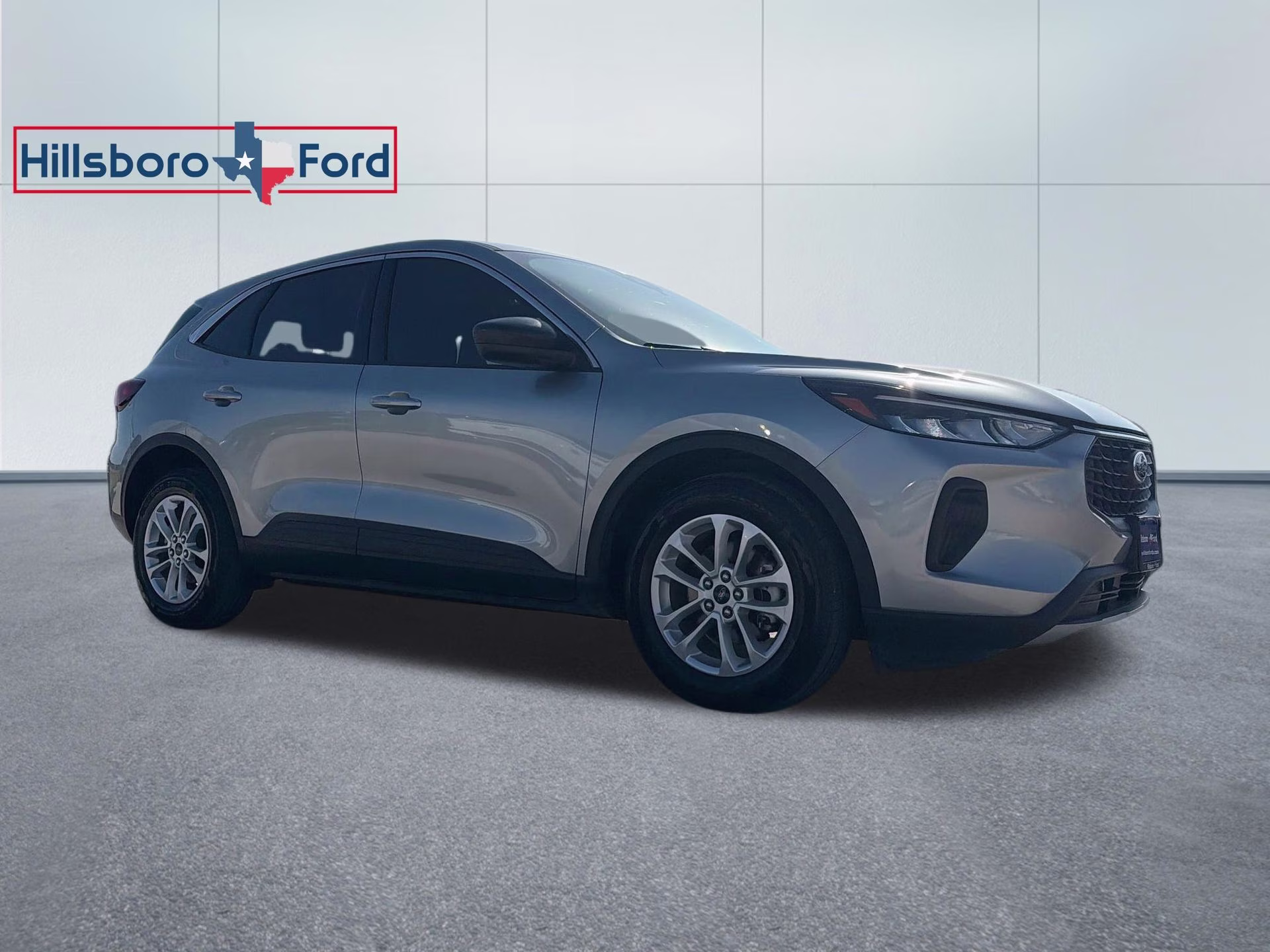 2023 Iconic Silver Metallic Ford Escape Active FWD SUV