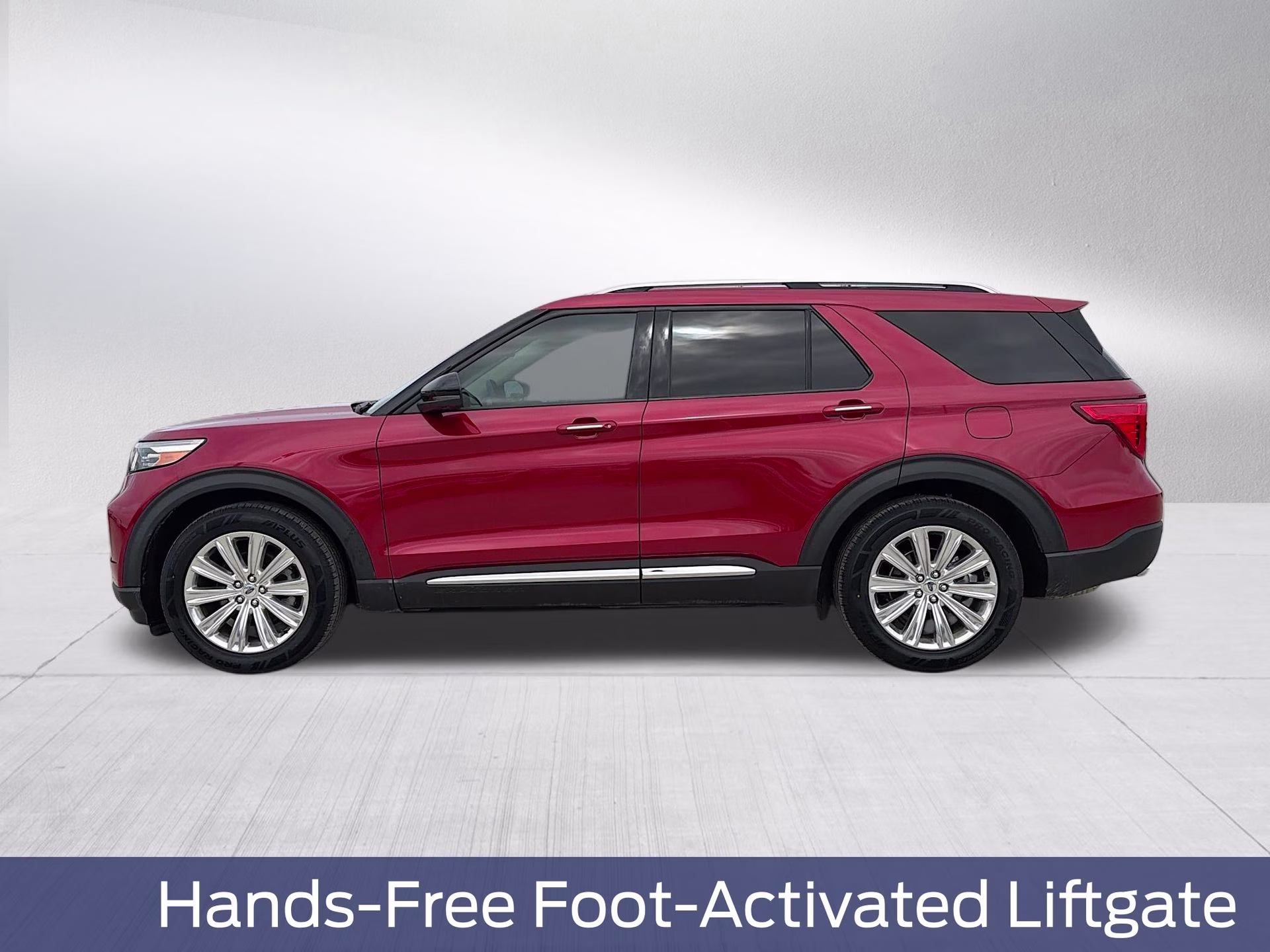 2022 Rapid Red Metallic Tinted Clearcoat Ford Explorer Limited RWD SUV