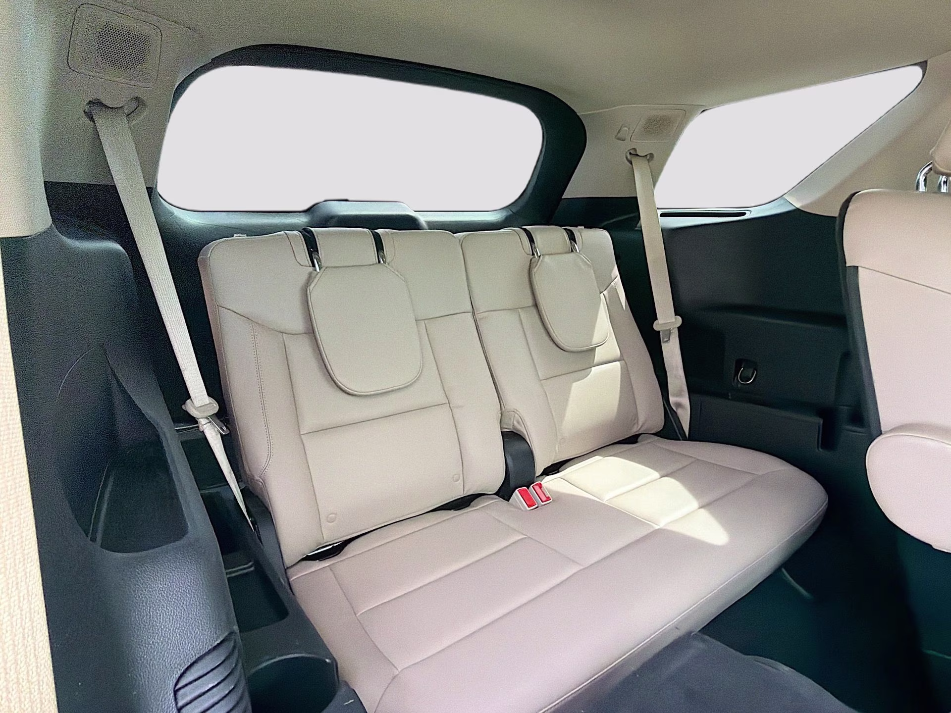 2022 Rapid Red Metallic Tinted Clearcoat Ford Explorer Limited RWD SUV