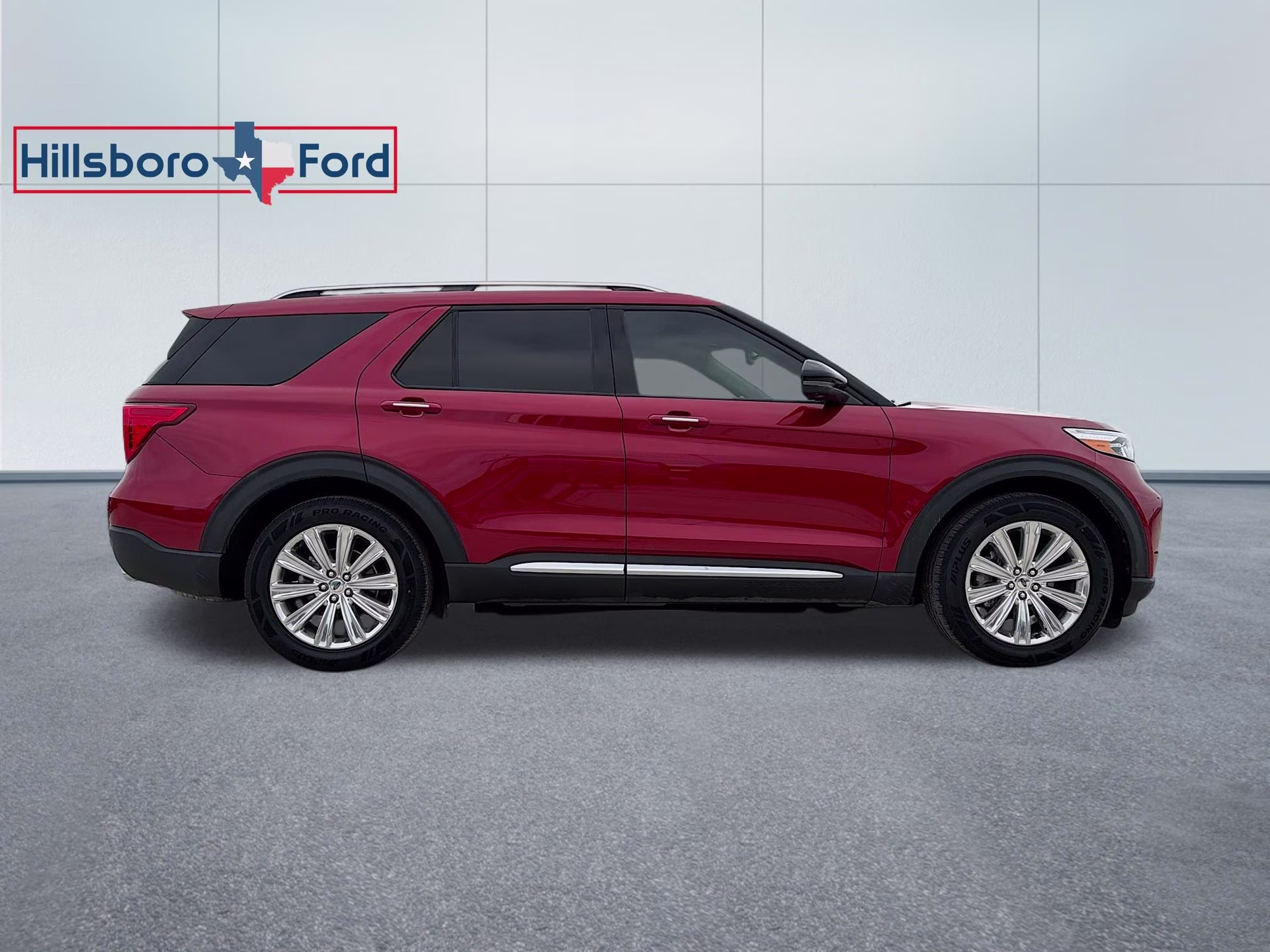 2022 Rapid Red Metallic Tinted Clearcoat Ford Explorer Limited RWD SUV