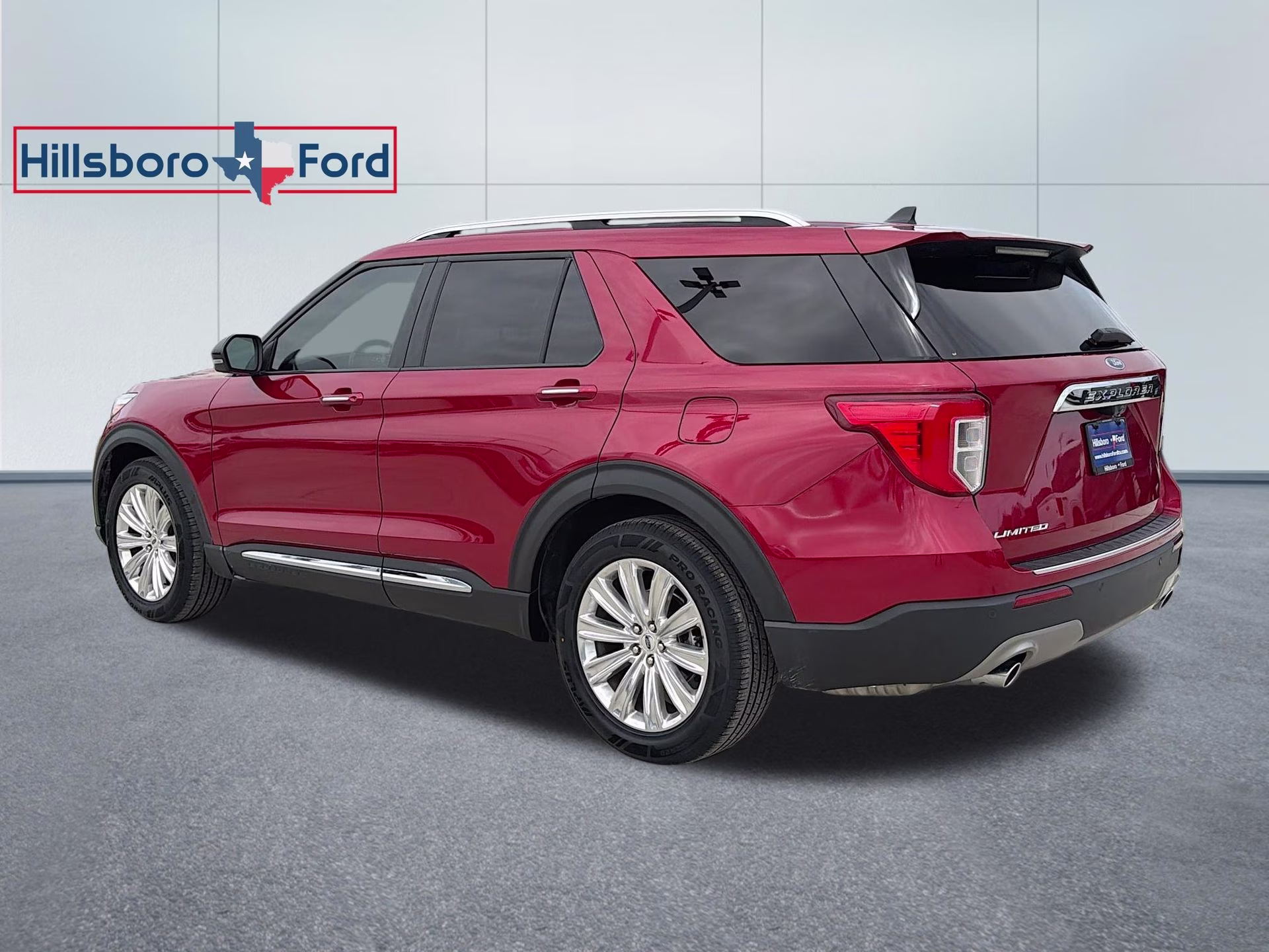 2022 Rapid Red Metallic Tinted Clearcoat Ford Explorer Limited RWD SUV