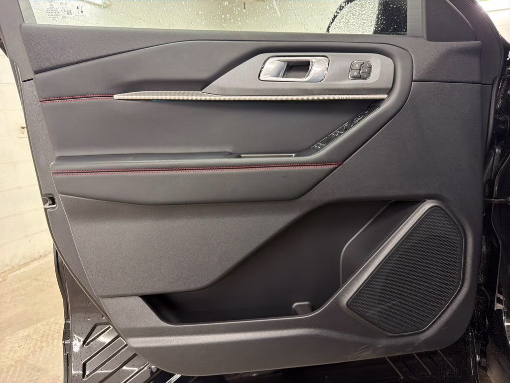 2026 AGATE BLACK Ford Explorer ST-Line RWD SUV