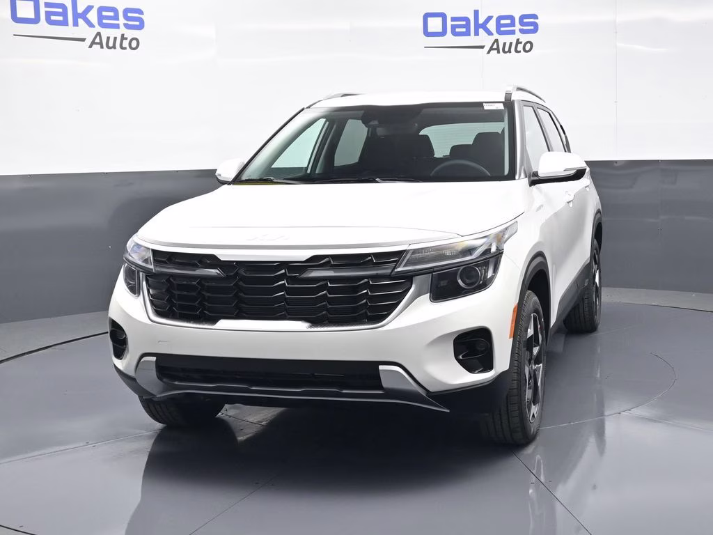 2026 Snow White Pearl Kia Seltos S AWD SUV
