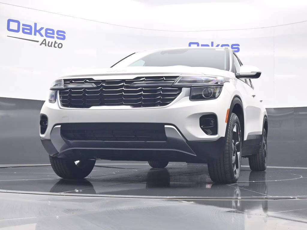 2026 Snow White Pearl Kia Seltos S AWD SUV