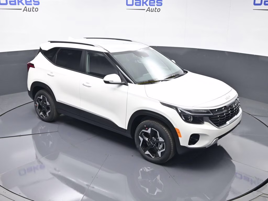 2026 Snow White Pearl Kia Seltos S AWD SUV