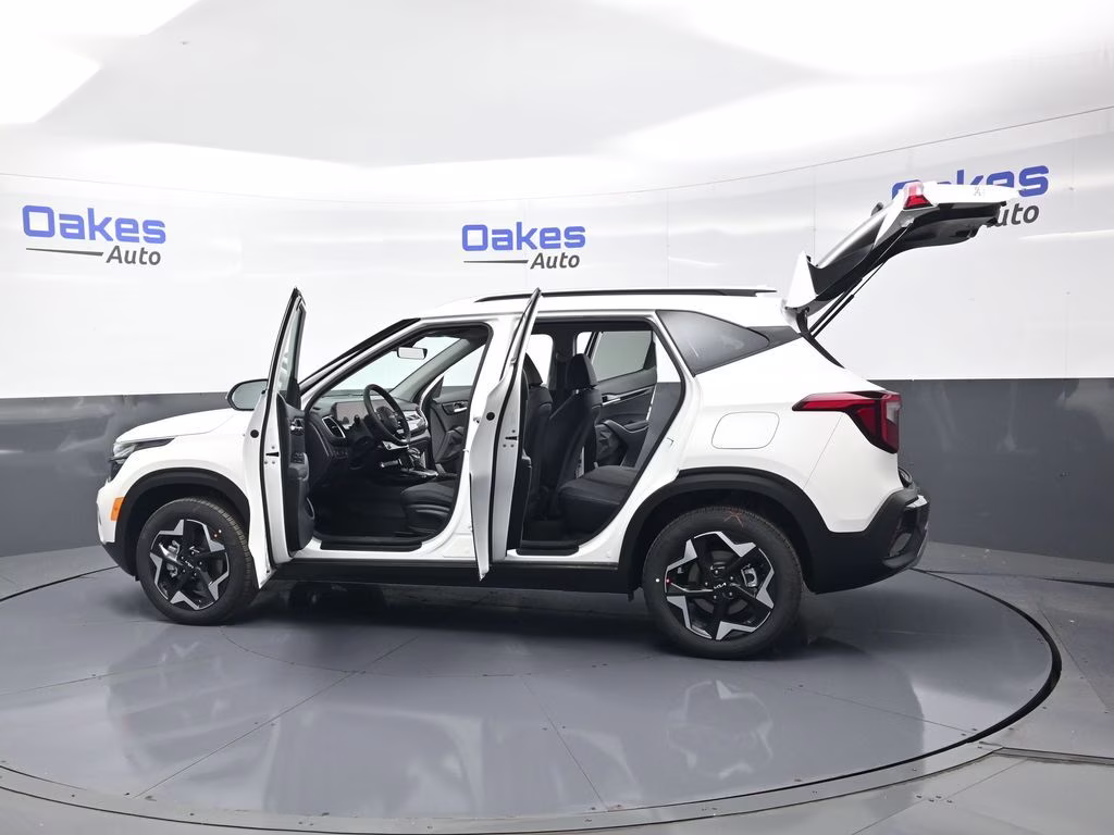 2026 Snow White Pearl Kia Seltos S AWD SUV