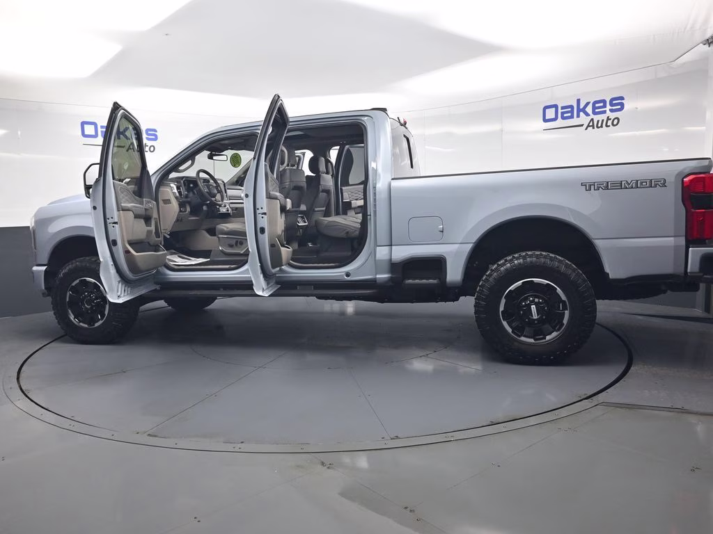 2026 Gray Metallic Ford Super Duty F-250 SRW Platinum 4X4 Truck