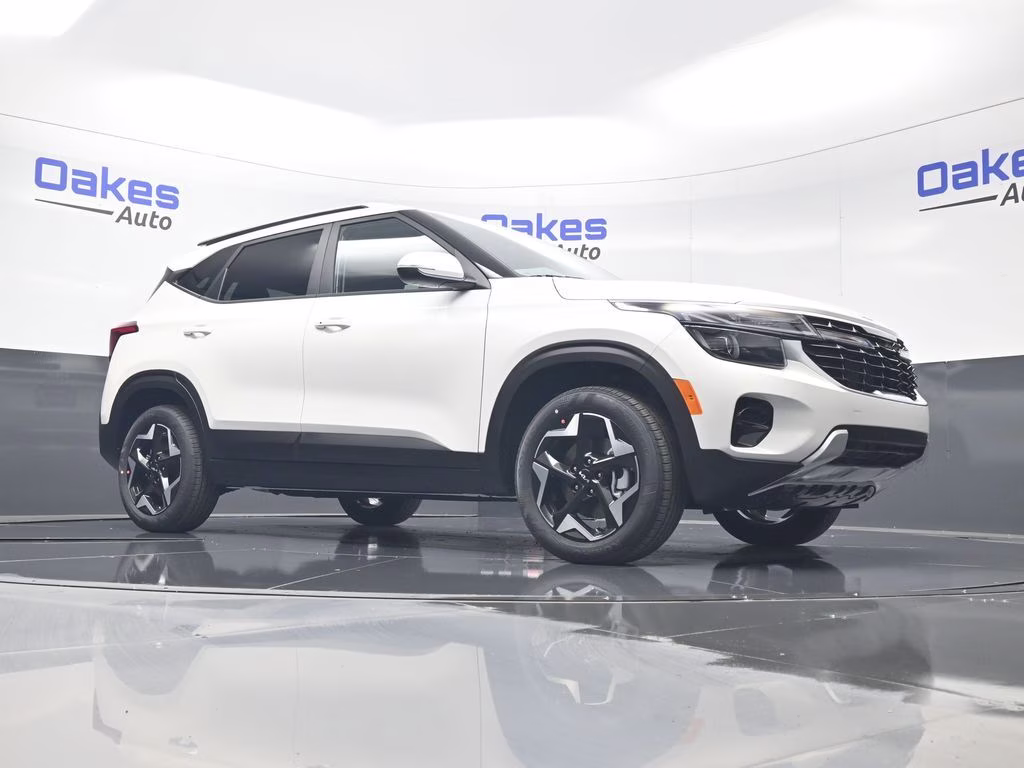 2026 Snow White Pearl Kia Seltos S AWD SUV