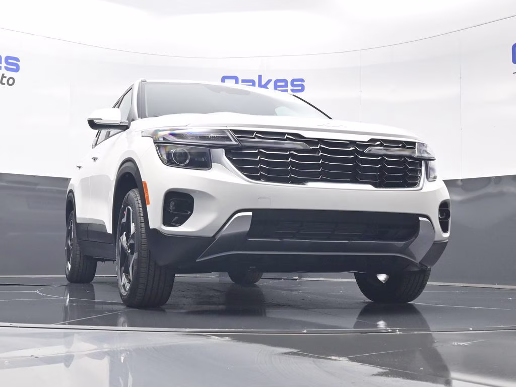 2026 Snow White Pearl Kia Seltos S AWD SUV
