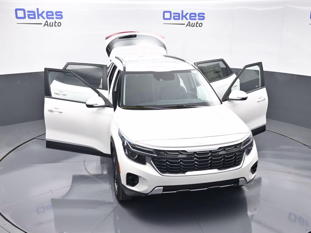 2026 Snow White Pearl Kia Seltos S AWD SUV