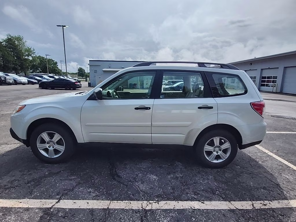 2012 Satin White Pearl Subaru Forester 2.5X AWD SUV