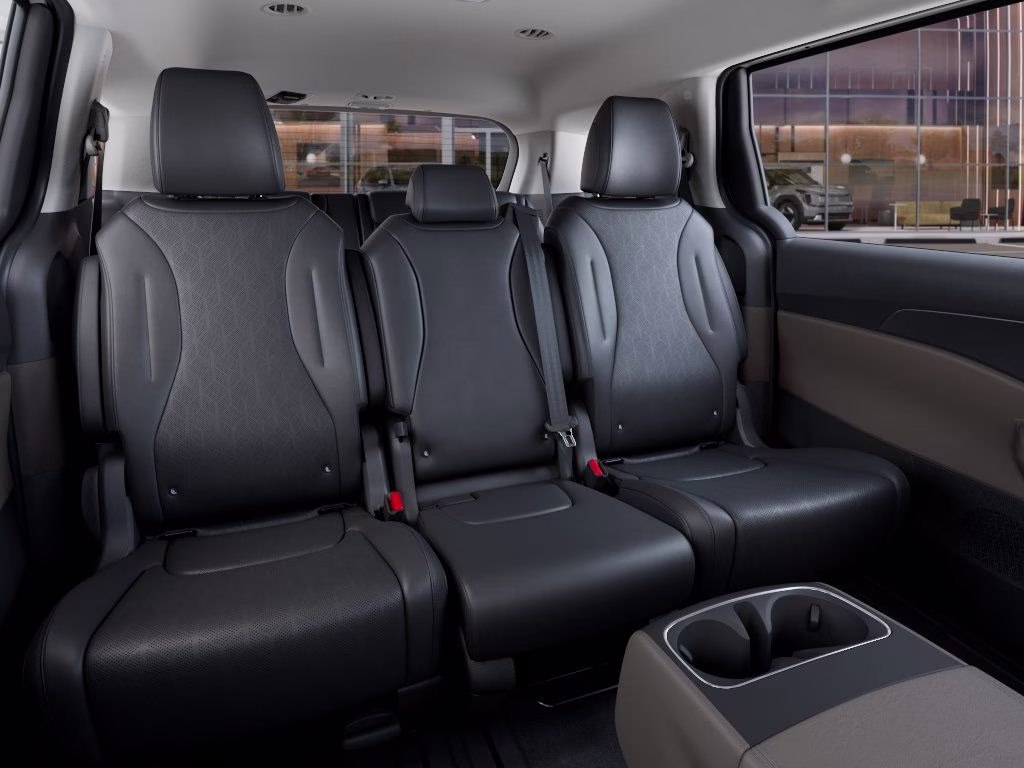 2026 Snow White Pearl Kia Carnival LXS FWD Van