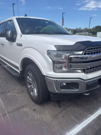 2019 White Platinum Metallic Tri-Coat Ford F-150 Lariat 4X4 Truck