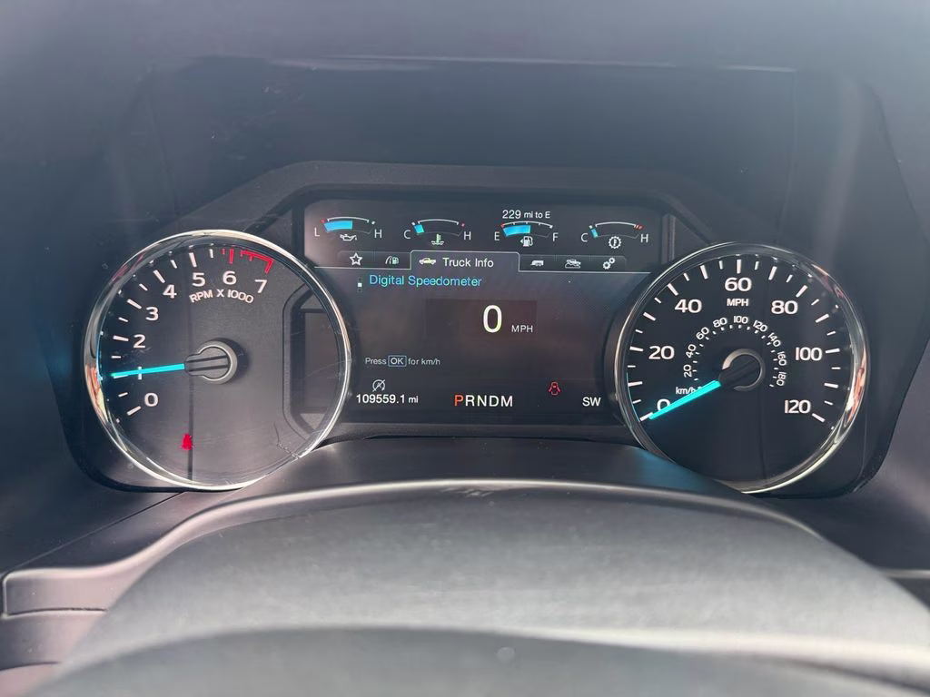 2019 White Platinum Metallic Tri-Coat Ford F-150 Lariat w/Tow & Chrome Appearance & Twin Panel Moon 4X4 Truck
