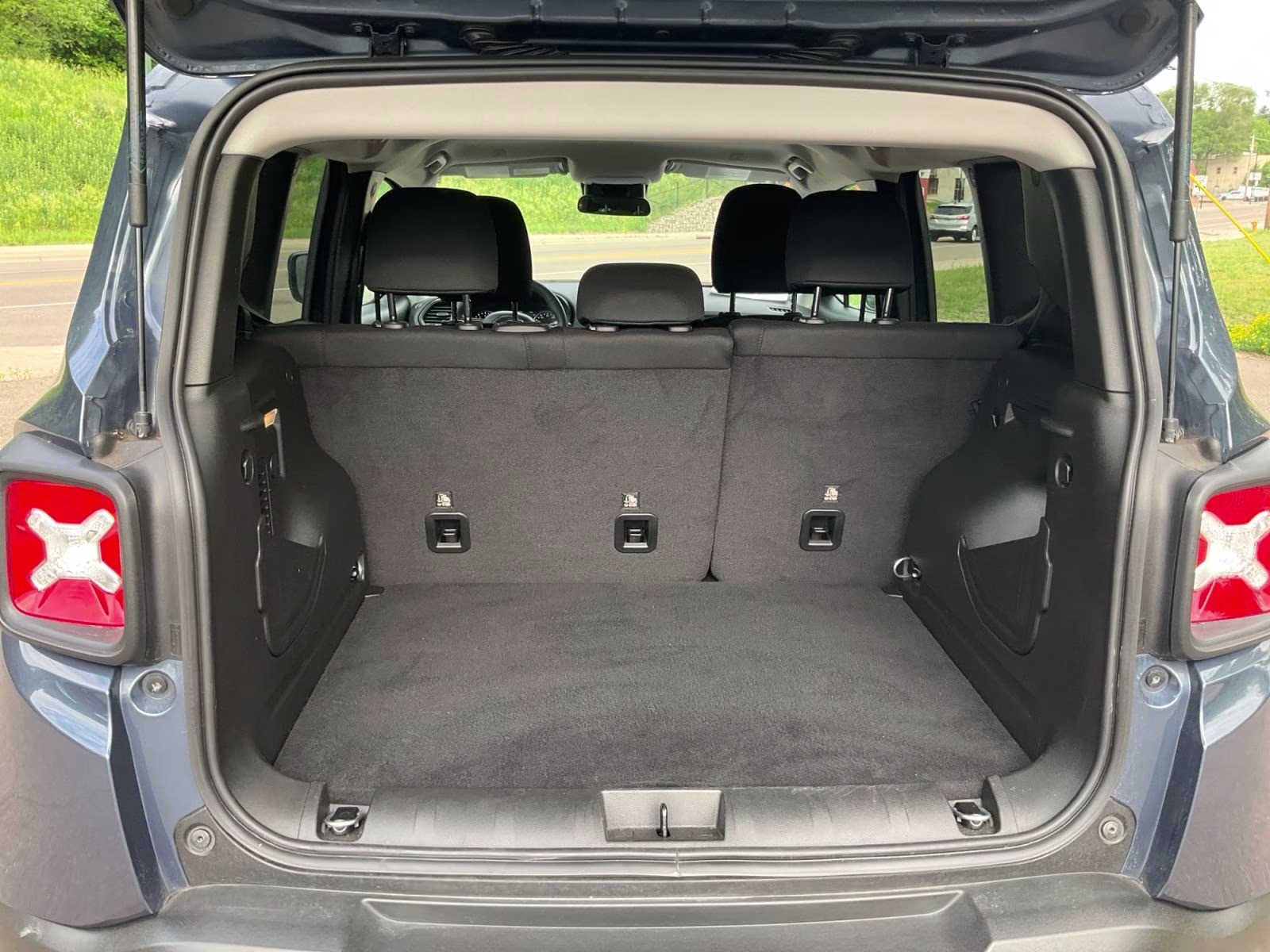 2023 Slate Blue Pearlcoat Jeep Renegade Latitude 4X4 SUV