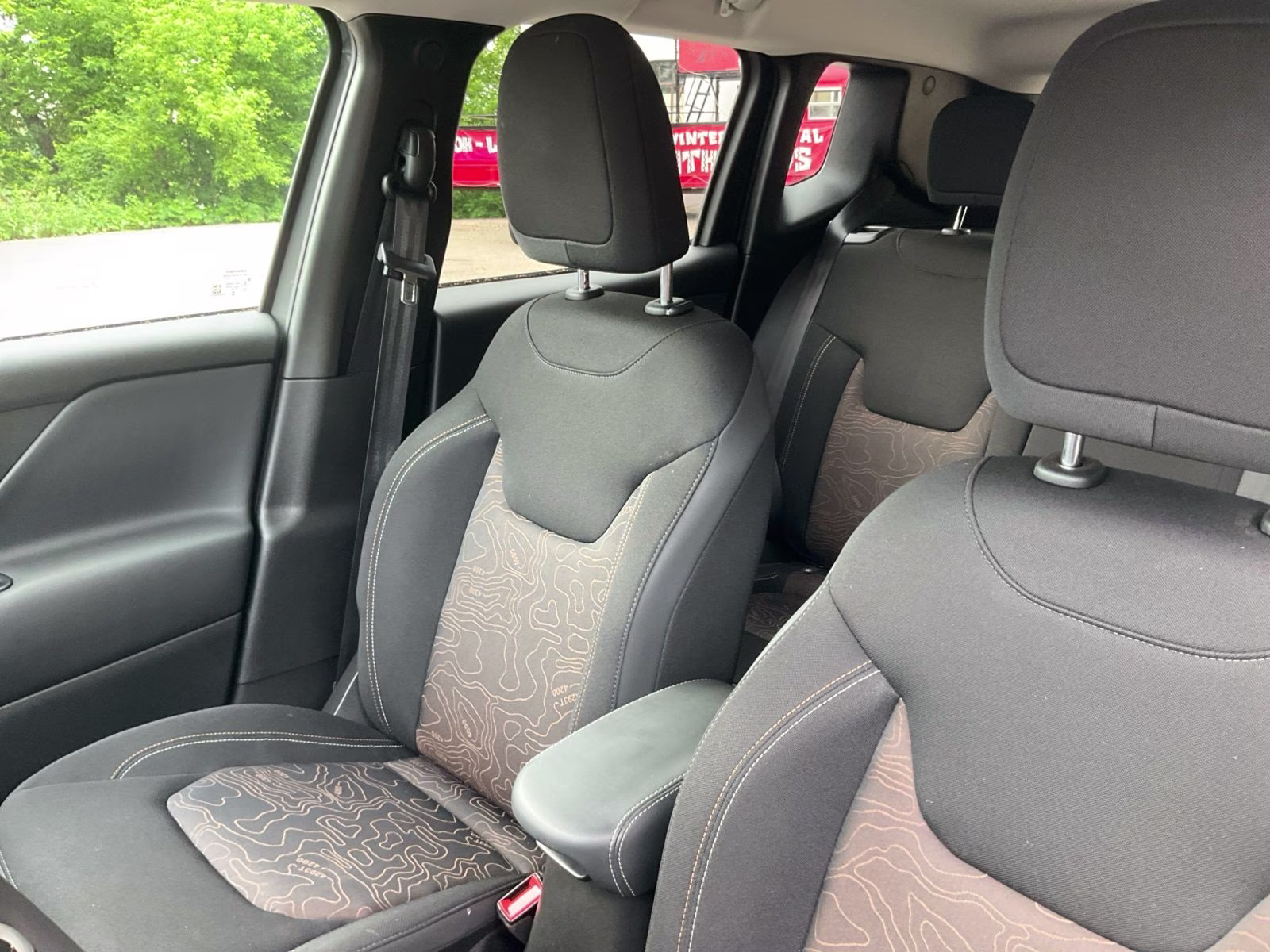 2023 Sting-Gray Clearcoat Jeep Renegade Latitude 4X4 SUV