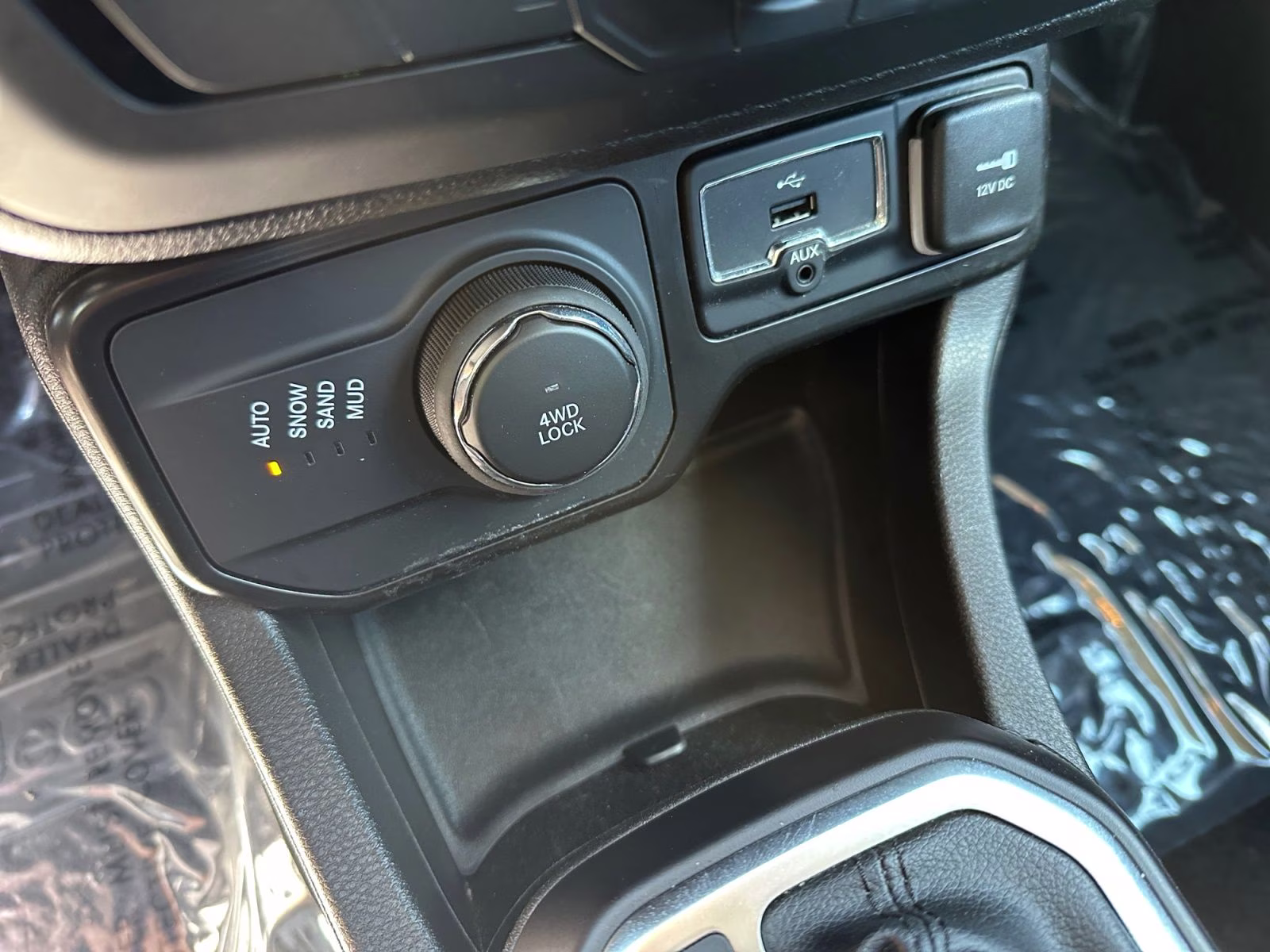 2023 Sting-Gray Clearcoat Jeep Renegade Latitude 4X4 SUV