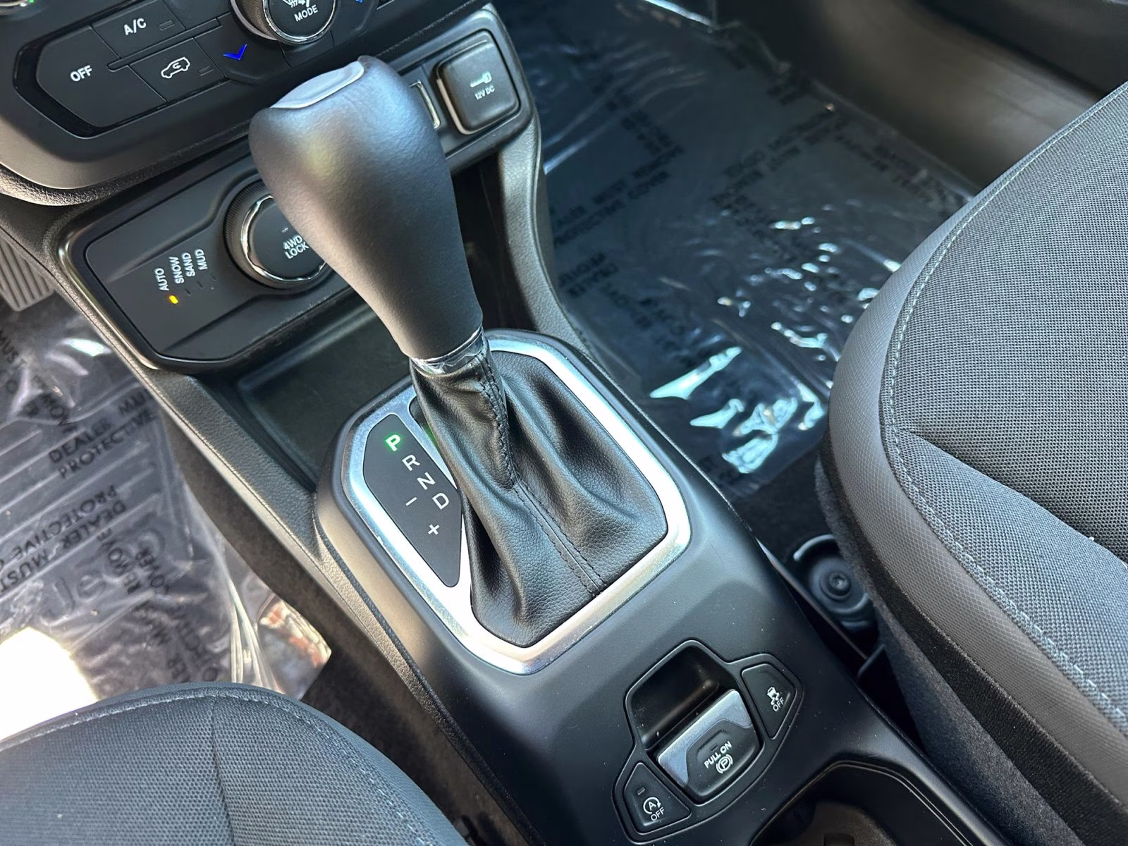 2023 Sting-Gray Clearcoat Jeep Renegade Latitude 4X4 SUV