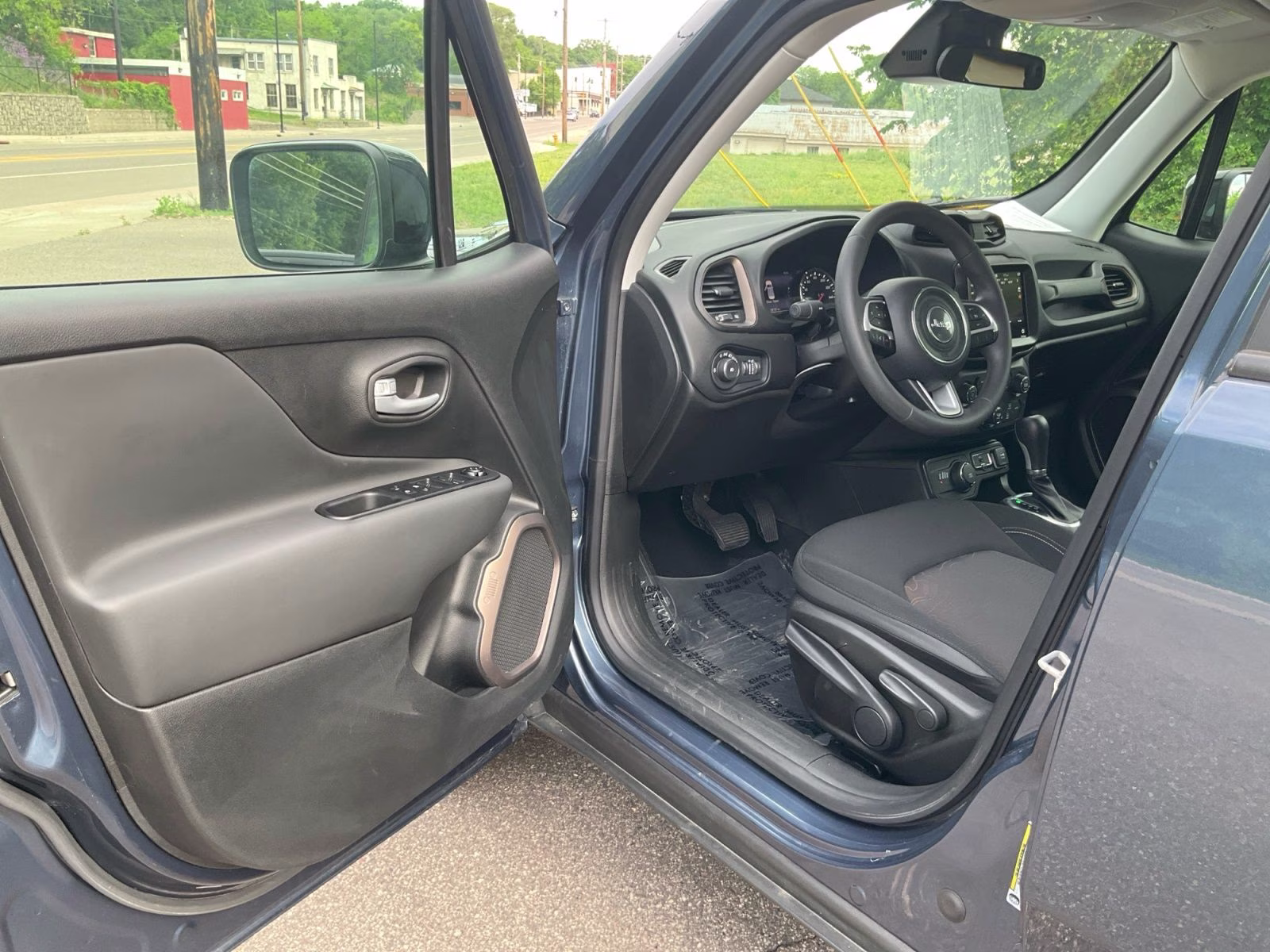 2023 Slate Blue Pearlcoat Jeep Renegade Latitude 4X4 SUV