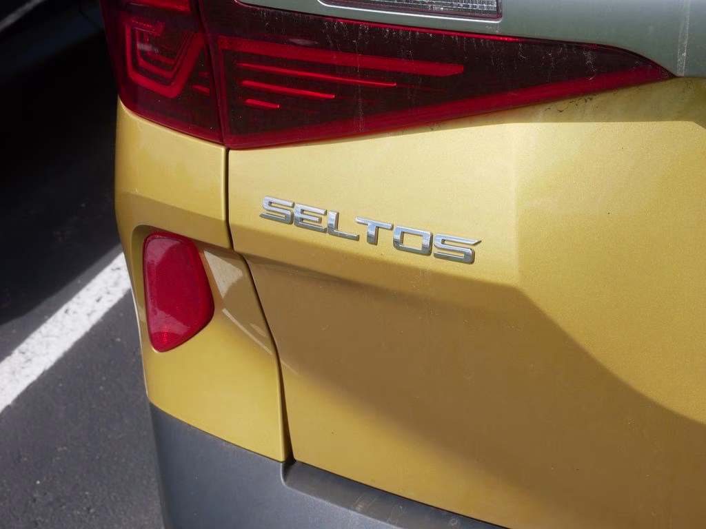 2021 Starbright Yellow Kia Seltos SX AWD SUV