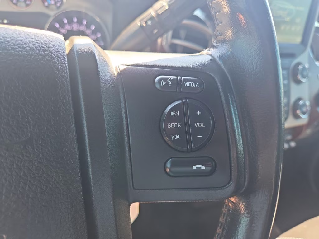2015 White Ford Super Duty F-350 SRW Lariat 4X4 Truck