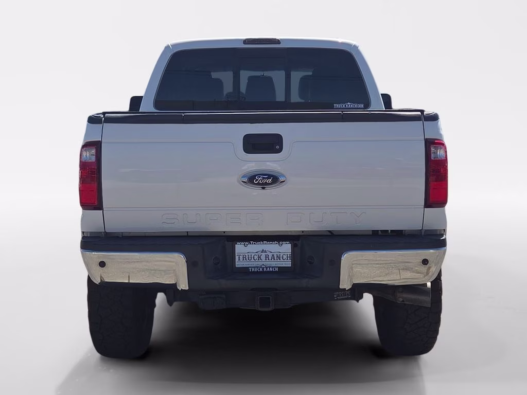 2015 White Ford Super Duty F-350 SRW Lariat 4X4 Truck