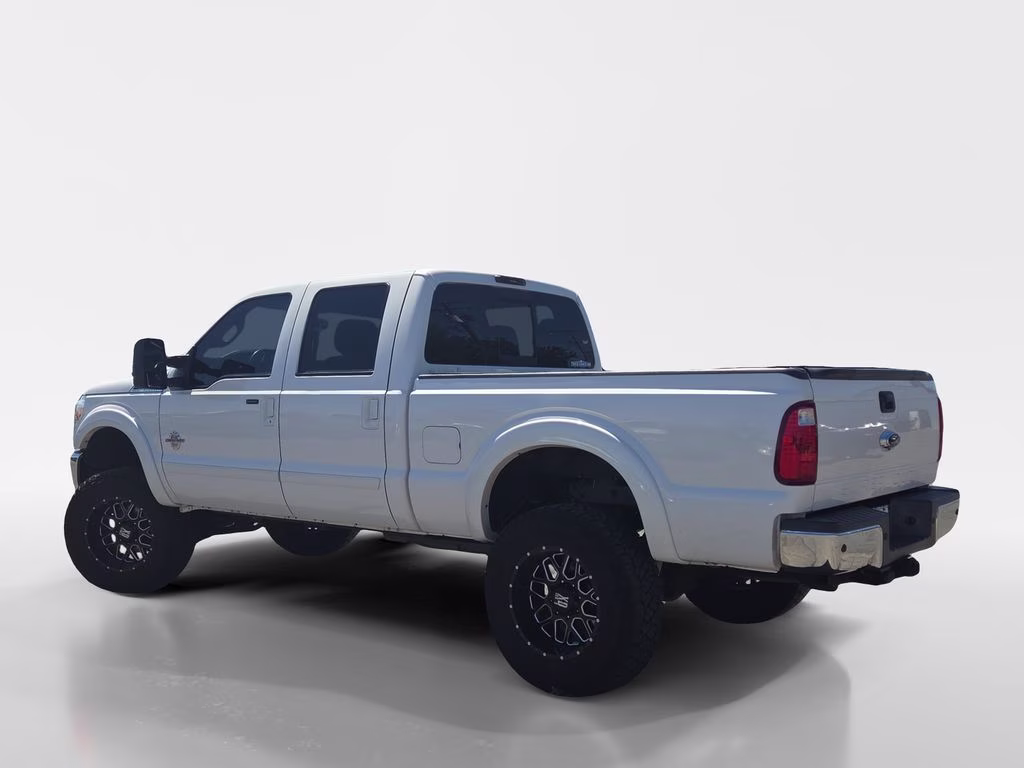 2015 White Ford Super Duty F-350 SRW Lariat 4X4 Truck