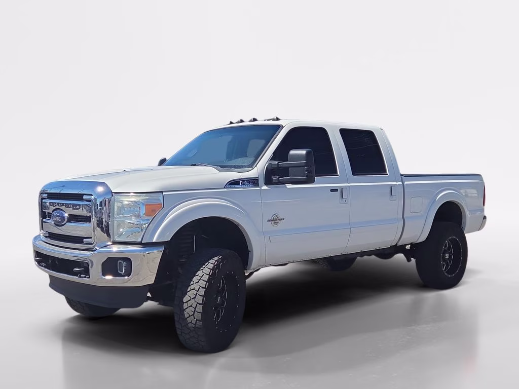 2015 White Ford Super Duty F-350 SRW Lariat 4X4 Truck