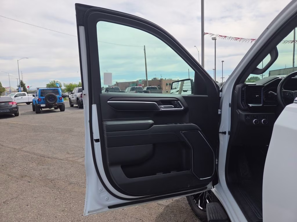 2024 Summit White GMC Sierra 1500 SLT 4X4 Truck