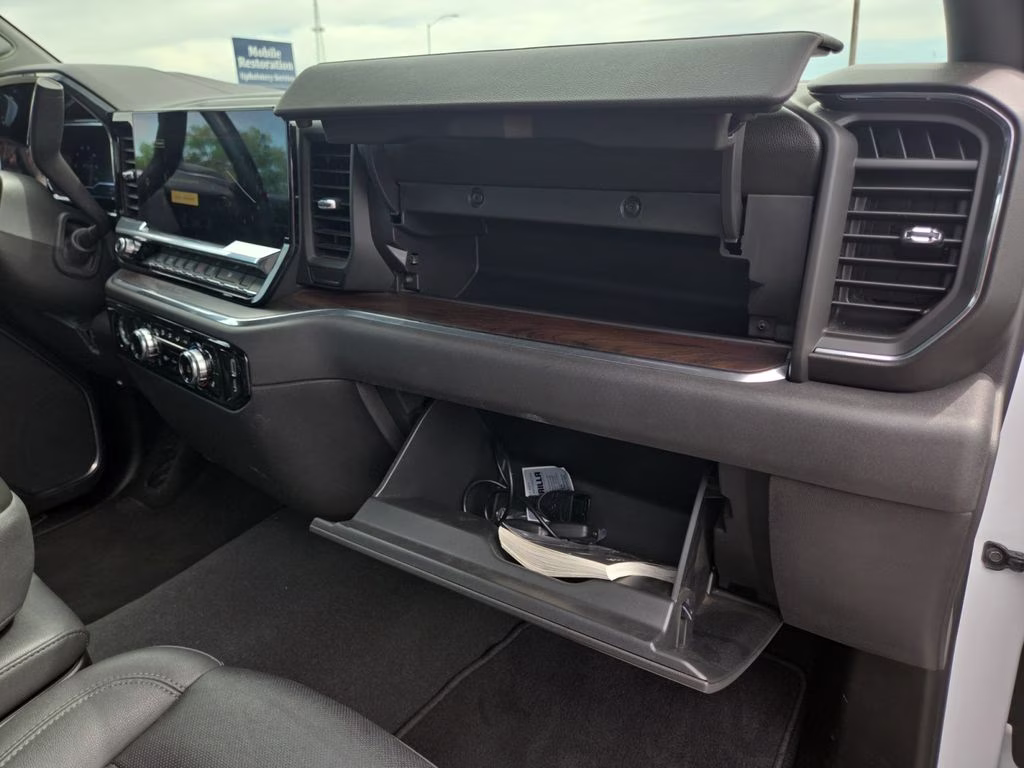 2024 Summit White GMC Sierra 1500 SLT 4X4 Truck
