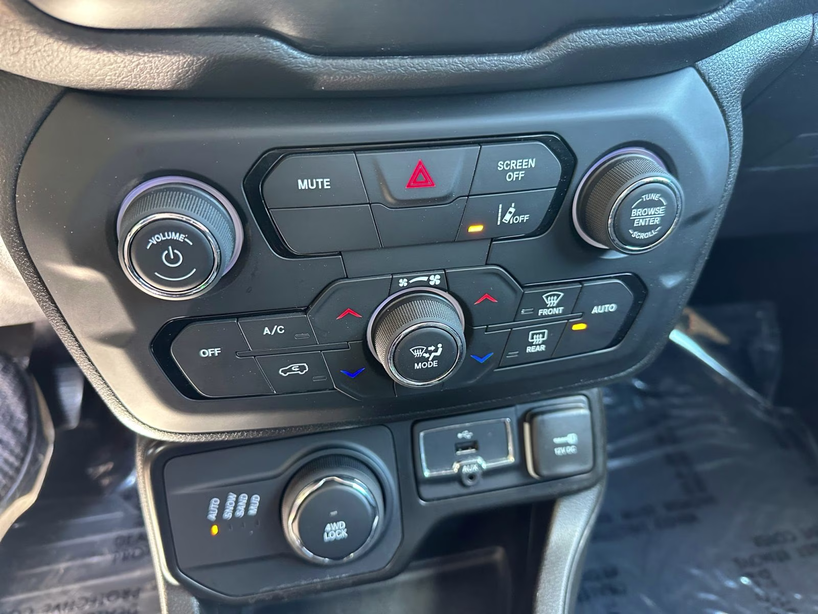 2023 Sting-Gray Clearcoat Jeep Renegade Latitude 4X4 SUV