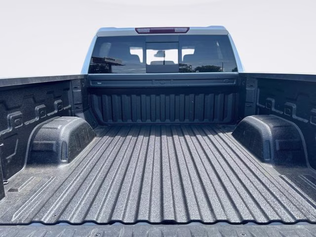 2022 Summit White Chevrolet Silverado 1500 LT 4X4 Truck