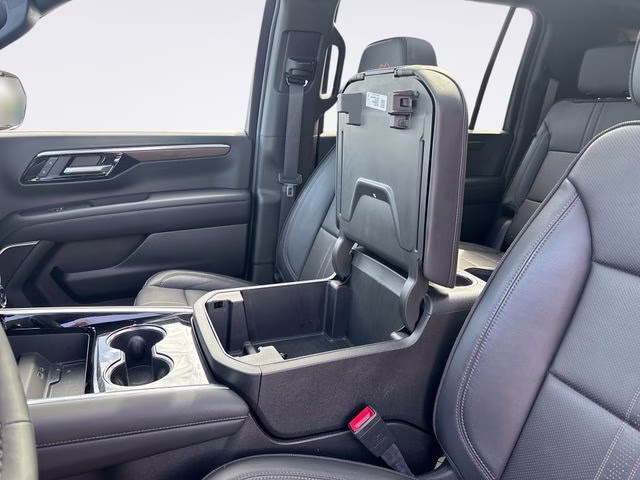 2025 Pearl Chevrolet Suburban High Country 4X4 SUV