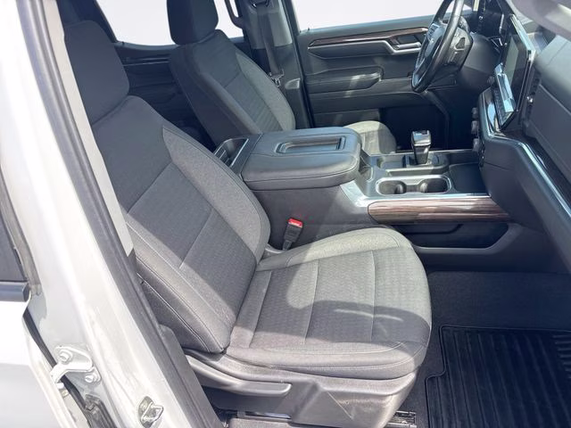 2022 Summit White Chevrolet Silverado 1500 LT 4X4 Truck