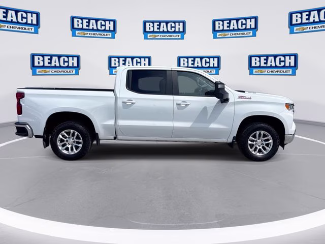 2022 Summit White Chevrolet Silverado 1500 LT 4X4 Truck