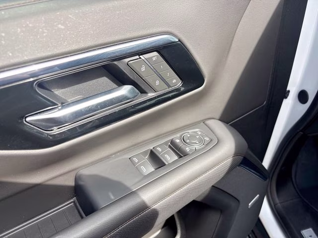 2025 Pearl Chevrolet Suburban High Country 4X4 SUV