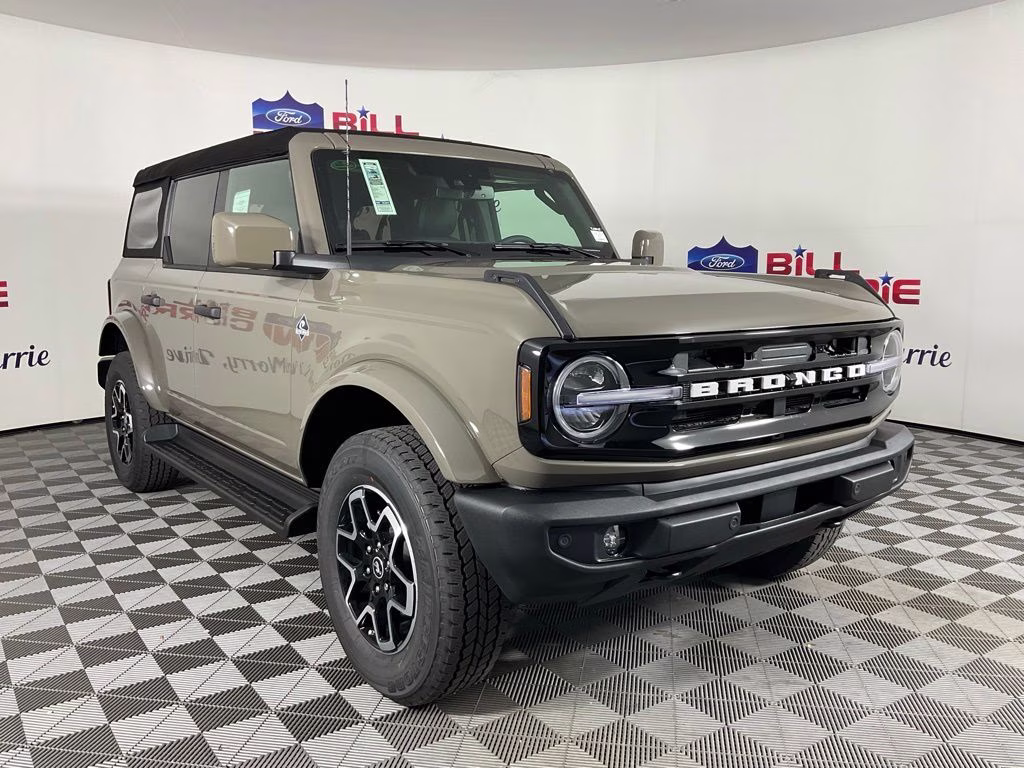 2026 Gray Ford Bronco Outer Banks 4X4 SUV