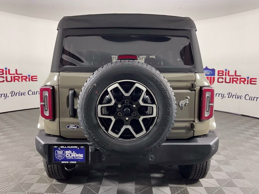 2026 Gray Ford Bronco Outer Banks 4X4 SUV