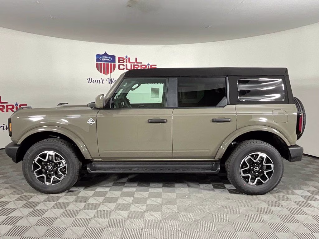 2026 Gray Ford Bronco Outer Banks 4X4 SUV