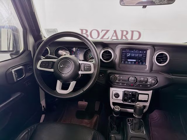 2018 Bright White Clearcoat Jeep Wrangler Unlimited Sahara 4X4 SUV