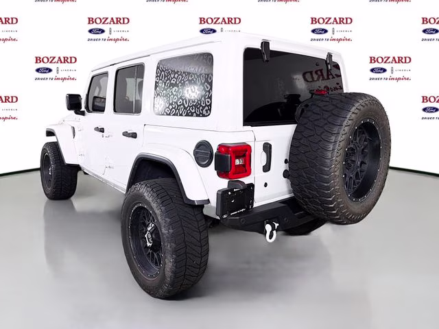 2018 Bright White Clearcoat Jeep Wrangler Unlimited Sahara 4X4 SUV