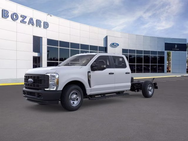 2026 Oxford White Ford Super Duty F-350 SRW XL RWD Chassis